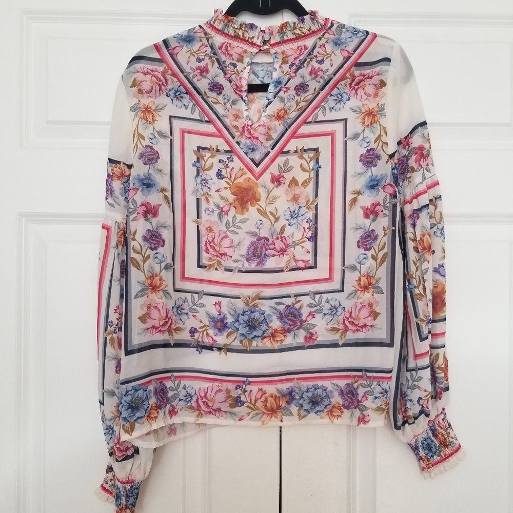 Retro Patterned Blouse - Picture 2 of 3